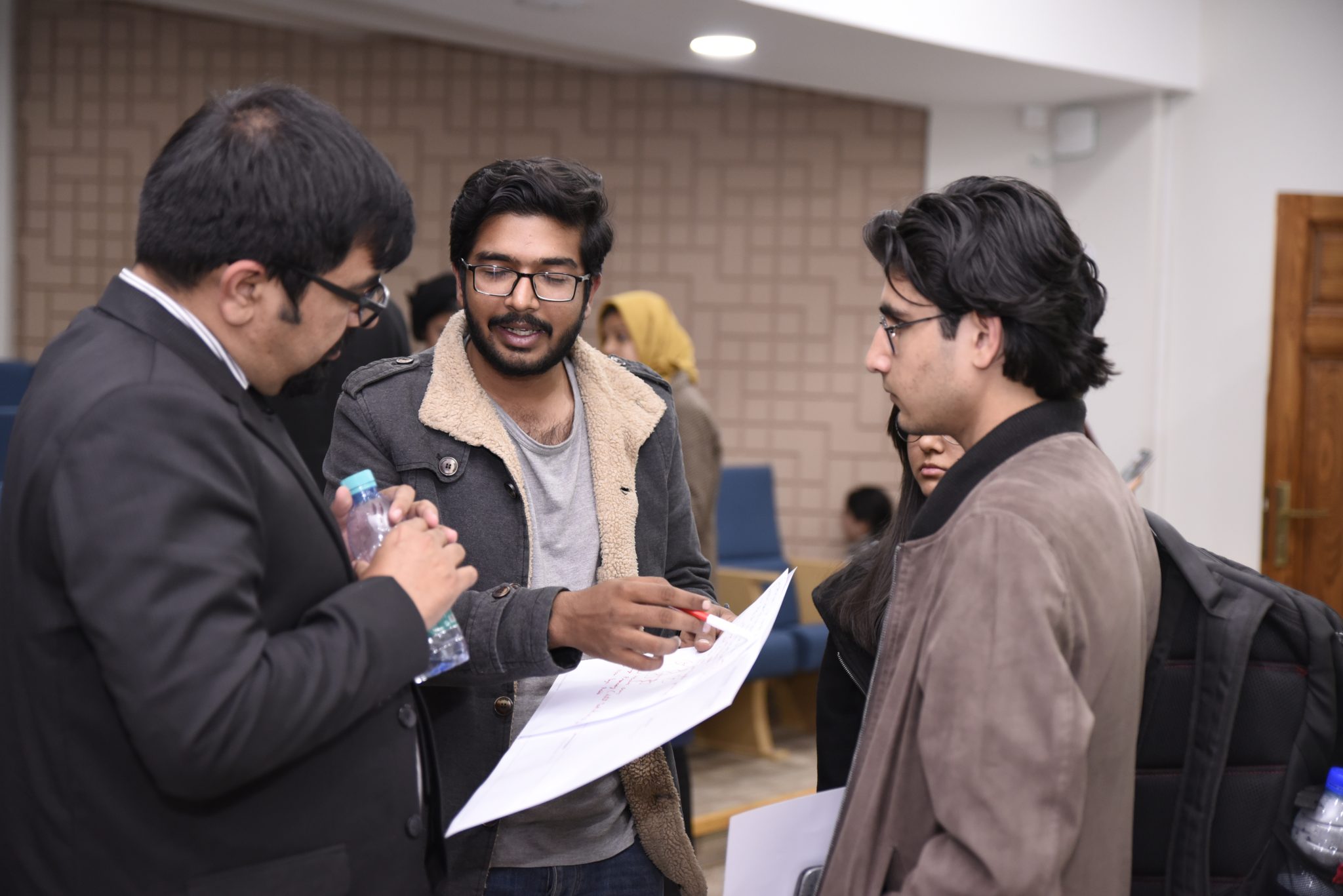 Participants networking between sessions
